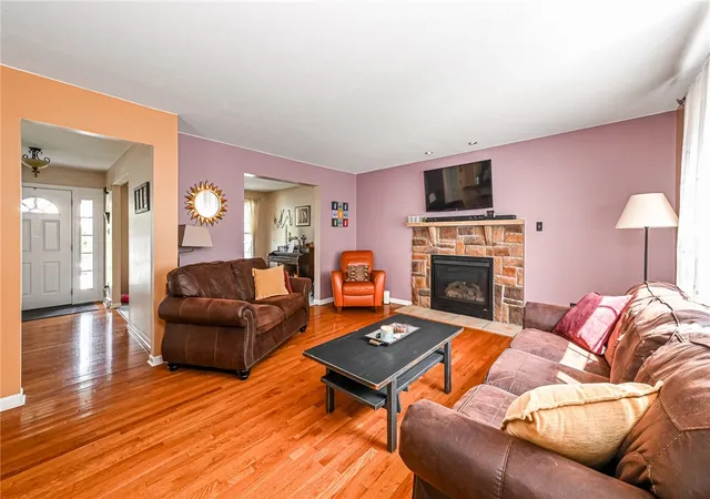 Photo 3 of Single family home for sale at 1833 Porter St, Conway, PA 15027 | MLS# 1774735 | Listing updated on 2026-10-07