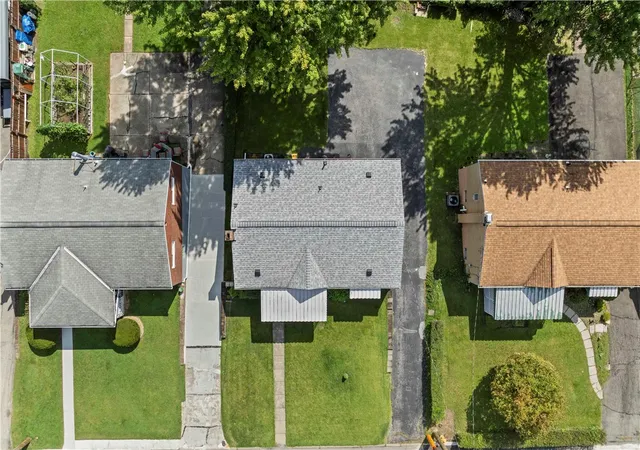 Photo 3 of Single family home for sale at 551 Lebanon Manor Dr, West Mifflin, PA 15122 | MLS# 1774749 | Listing updated on 2026-10-04