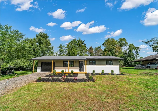 Photo 1 of Single family home for sale at 121 Franklin Ave, Center Twp, PA 15061 | MLS# 1774645 | Listing updated on 2026-10-05