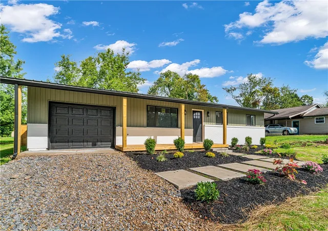 Photo 2 of Single family home for sale at 121 Franklin Ave, Center Twp, PA 15061 | MLS# 1774645 | Listing updated on 2026-10-05