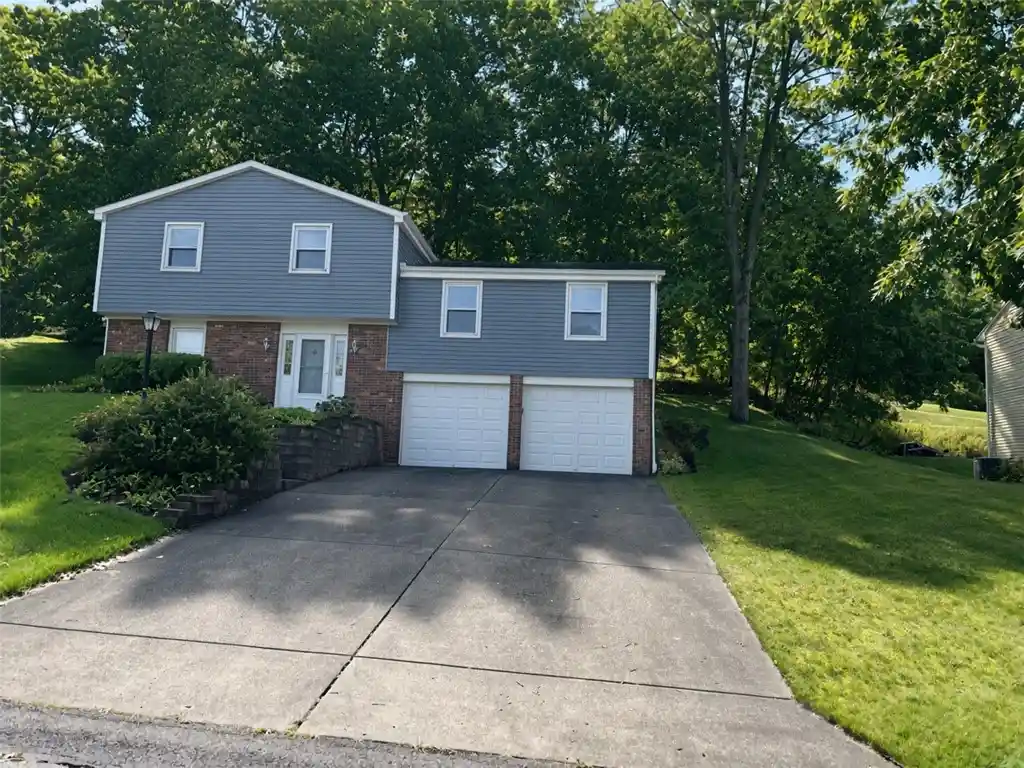 Photo 1 of Single family home for sale at 171 Oakdale Dr, Zelienople Boro, PA 16063 | MLS# 1774482 | Listing updated on 2026-10-29