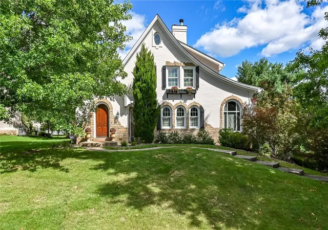 Photo 1 of Sale Pending at 302 Ashbury Ct, Cranberry Twp, PA 16066 | MLS# 1774705 | Listing updated on 2026-09-23