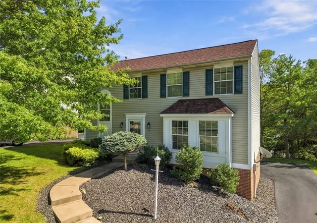 Photo 1 of Single family home for sale at 32 Countryside Ct, North Strabane, PA 15317 | MLS# 1774676 | Listing updated on 2026-10-04