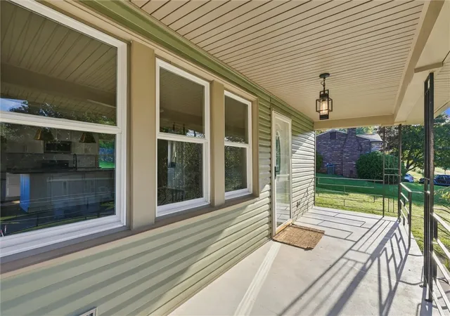 Photo 2 of Single family home for sale at 817 Victory Rd, Shaler, PA 15101 | MLS# 1774804 | Listing updated on 2026-10-05