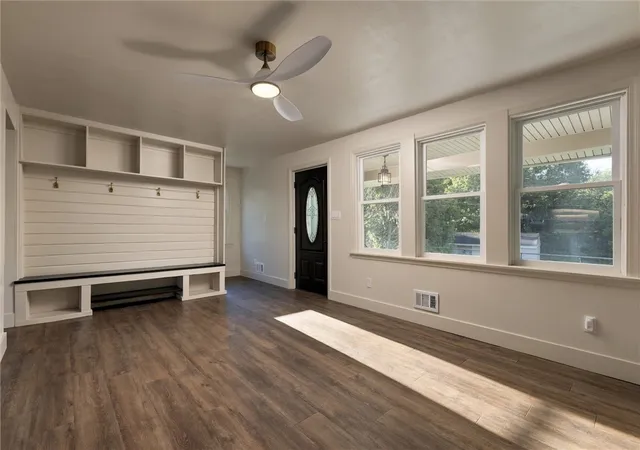 Photo 3 of Single family home for sale at 817 Victory Rd, Shaler, PA 15101 | MLS# 1774804 | Listing updated on 2026-10-05