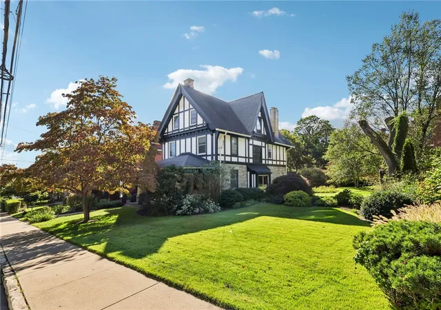 Photo 2 of Single family home for sale at 939 Heberton St, Highland Park, PA 15206 | MLS# 1774672 | Listing updated on 2026-10-07