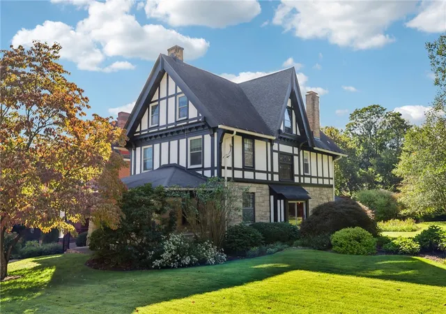 Photo 3 of Single family home for sale at 939 Heberton St, Highland Park, PA 15206 | MLS# 1774672 | Listing updated on 2026-10-07