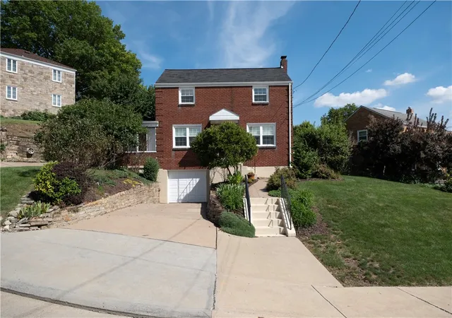 Photo 2 of Single family home for sale at 567 Dorchester Ave, Brookline, PA 15226 | MLS# 1774825 | Listing updated on 2026-10-04