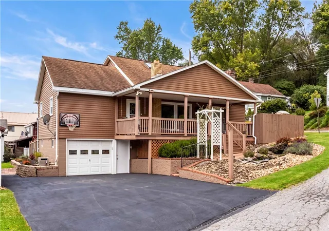 Photo 2 of Single family home for sale at 103 1st Street, Conemaugh Twp, PA 15937 | MLS# 1773597 | Listing updated on 2026-09-20