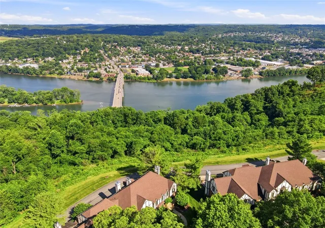 Photo 2 of Townhouse for sale at 418 Forest Highlands Dr, Harmar, PA 15238 | MLS# 1774096 | Listing updated on 2026-09-22