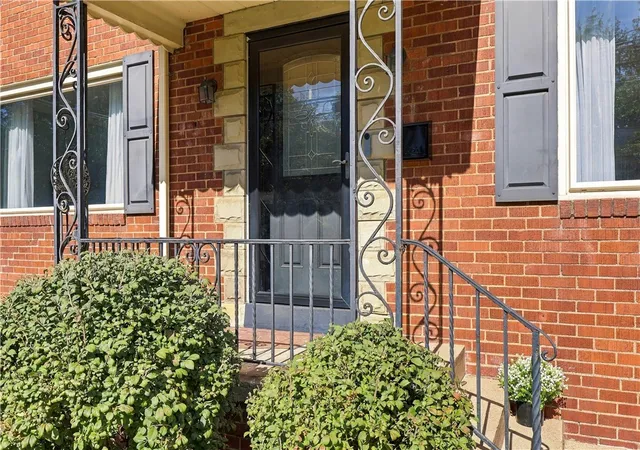 Photo 2 of Single family home for sale at 809 Vermont Ave, Mt Lebanon, PA 15234 | MLS# 1774914 | Listing updated on 2026-10-04