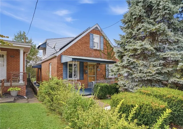 Photo 1 of Single family home for sale at 1515 Ridge Ave, New Kensington, PA 15068 | MLS# 1774934 | Listing updated on 2026-10-07