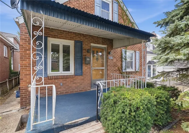 Photo 3 of Single family home for sale at 1515 Ridge Ave, New Kensington, PA 15068 | MLS# 1774934 | Listing updated on 2026-10-07