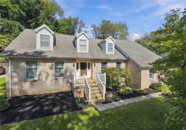 Photo 1 of Single family home for sale at 9 Northwood Rd, City Of Greensburg, PA 15601 | MLS# 1774433 | Listing updated on 2026-10-08