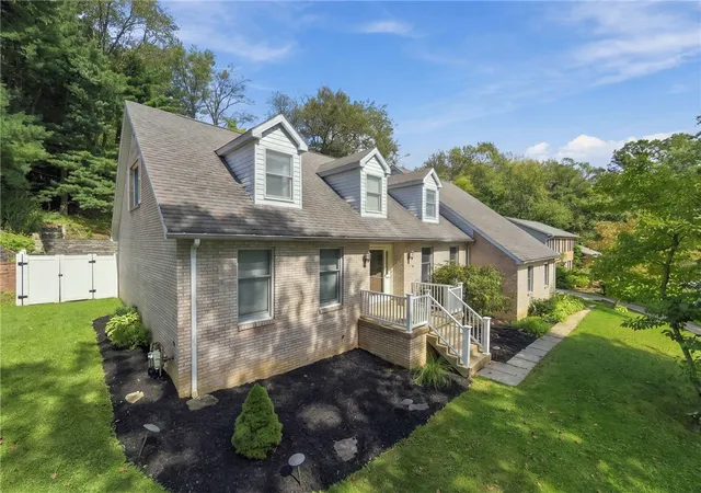 Photo 2 of Single family home for sale at 9 Northwood Rd, City Of Greensburg, PA 15601 | MLS# 1774433 | Listing updated on 2026-10-08