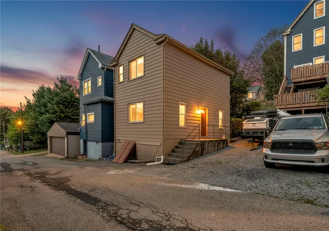 Photo 1 of Single family home for sale at 155 Hallock St, Mt Washington, PA 15211 | MLS# 1774942 | Listing updated on 2026-10-02