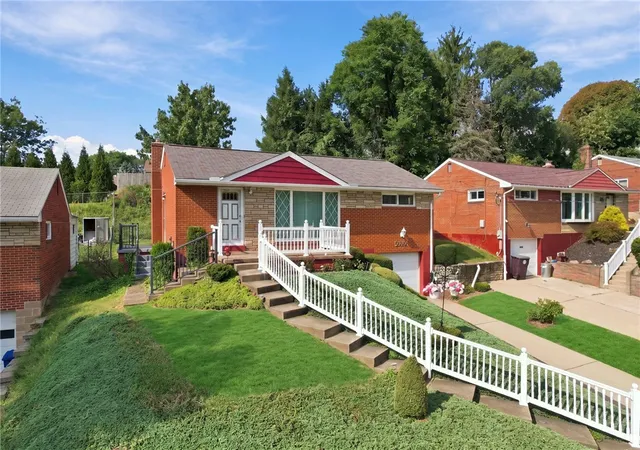 Photo 3 of Single family home for sale at 5244 Siesta Dr, Baldwin Boro, PA 15236 | MLS# 1774949 | Listing updated on 2026-10-03