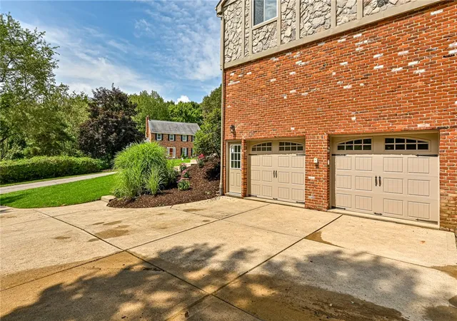 Photo 3 of Sale Pending at 10022 Oakridge Dr, Mc Candless, PA 15090 | MLS# 1774987 | Listing updated on 2026-09-24
