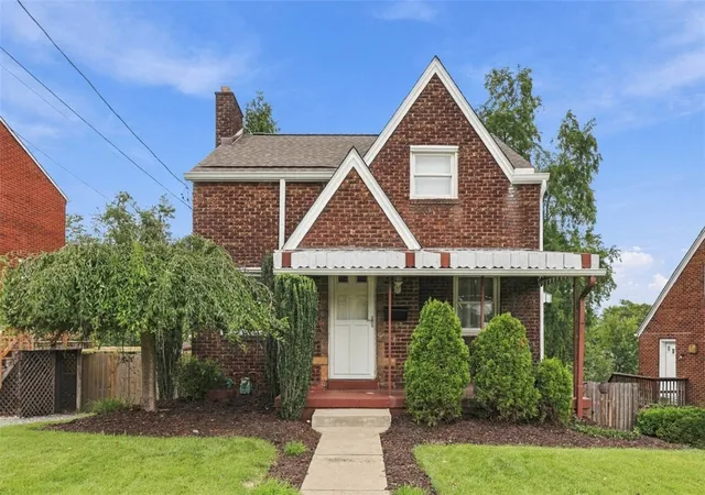 Photo 1 of Single family home for sale at 715 Maple St, West Mifflin, PA 15122 | MLS# 1774582 | Listing updated on 2026-09-20