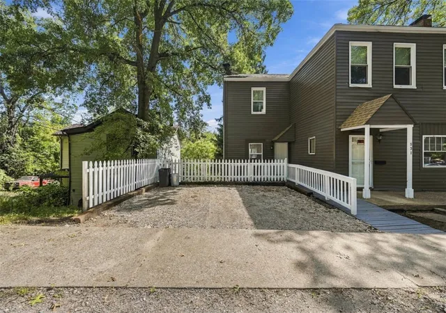 Photo 2 of Single family home for sale at 531 Chautauqua St, Perry Hilltop, PA 15214 | MLS# 1774801 | Listing updated on 2026-10-03