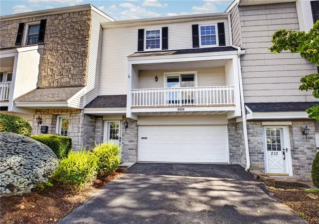 Condo for sale at 212 Roscommon Pl, Peters Twp, PA 15317 | MLS# 1774390