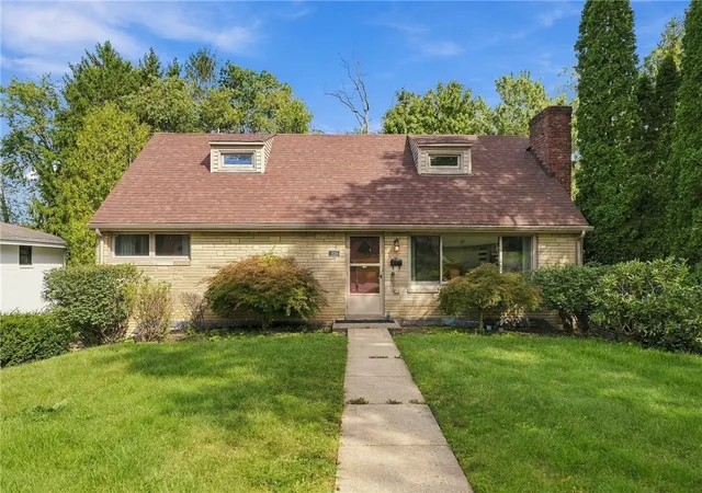 Photo 3 of Single family home for sale at 1125 Sunrise Dr, Mt Lebanon, PA 15243 | MLS# 1774810 | Listing updated on 2026-10-06