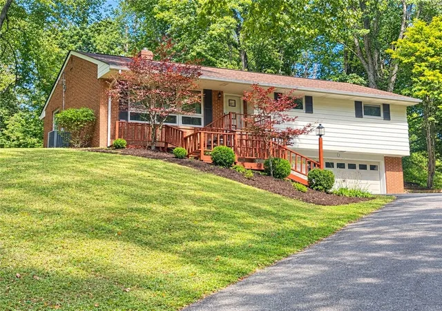 Photo 1 of Single family home for sale at 215 Mushrush Rd, Penn Twp, PA 16002 | MLS# 1774414 | Listing updated on 2026-09-21