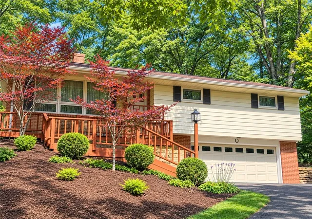 Photo 2 of Single family home for sale at 215 Mushrush Rd, Penn Twp, PA 16002 | MLS# 1774414 | Listing updated on 2026-09-21