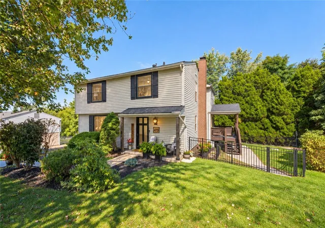 Photo 1 of Single family home for sale at 473 Oaklawn, Upper St Clair, PA 15241 | MLS# 1774898 | Listing updated on 2026-10-03