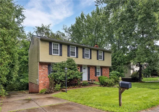 Photo 1 of Single family home for sale at 285 Shasta Dr, Plum Boro, PA 15239 | MLS# 1774888 | Listing updated on 2026-09-29