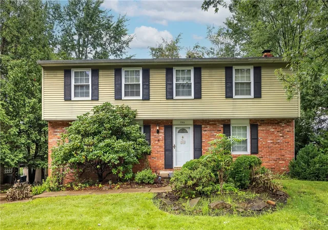 Photo 2 of Single family home for sale at 285 Shasta Dr, Plum Boro, PA 15239 | MLS# 1774888 | Listing updated on 2026-09-29