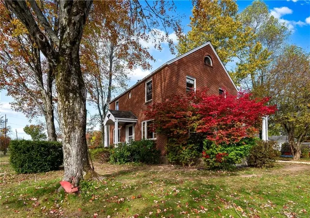 Photo 2 of Single family home for sale at 4121 Loring St, Twp Of But Sw, PA 16001 | MLS# 1775091 | Listing updated on 2026-10-10