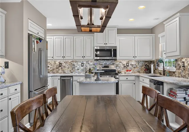 Photo 4 of Single family home for sale at 115 Marias Way, South Park, PA 15129 | MLS# 1775101 | Listing updated on 2026-10-01