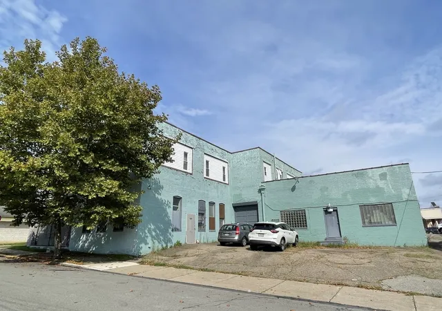 Photo 3 of Multi family home for sale at 1160 Hodgkiss St, Marshall Shadeland, PA 15212 | MLS# 1775114 | Listing updated on 2026-09-18