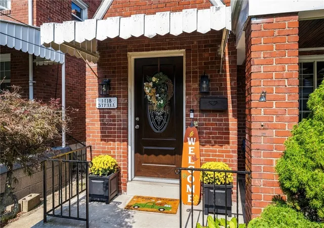 Photo 3 of Single family home for sale at 1418 Straka St, Sheraden, PA 15204 | MLS# 1774761 | Listing updated on 2026-09-20