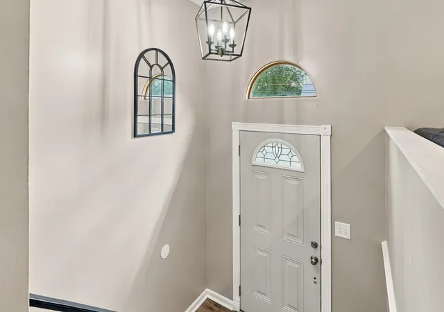 Photo 3 of Single family home for sale at 1517 Fernledge Dr, Shaler, PA 15101 | MLS# 1775135 | Listing updated on 2026-09-27