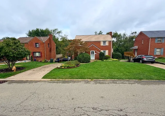 Photo 3 of Single family home for sale at 5360 Orchard Hl Dr, Whitehall, PA 15236 | MLS# 1775105 | Listing updated on 2026-09-26