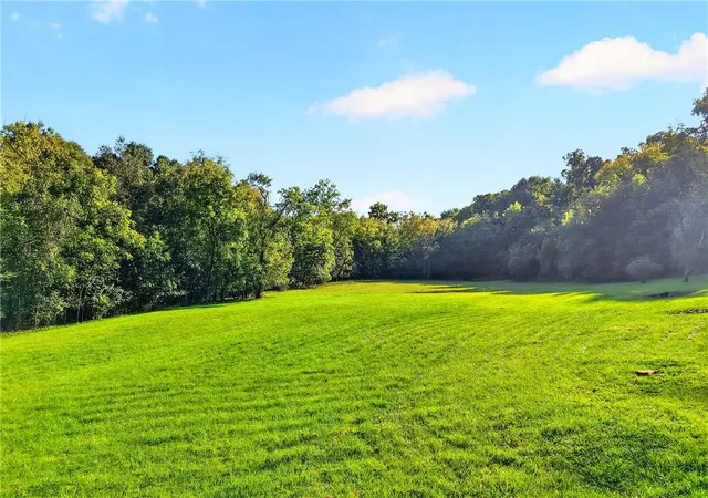Photo 2 of Single family home for sale at 513 Greenhills, Sewickley Twp, PA 15637 | MLS# 1775117 | Listing updated on 2026-09-21