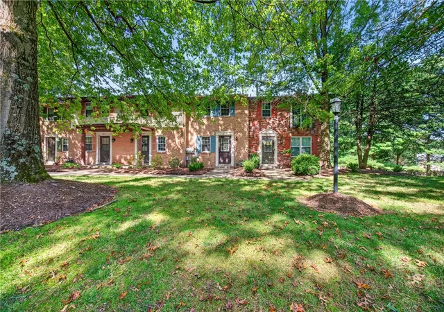 Photo 3 of Sale Pending at 609 Westchester Dr, Mc Candless, PA 15090 | MLS# 1775138 | Listing updated on 2026-10-06