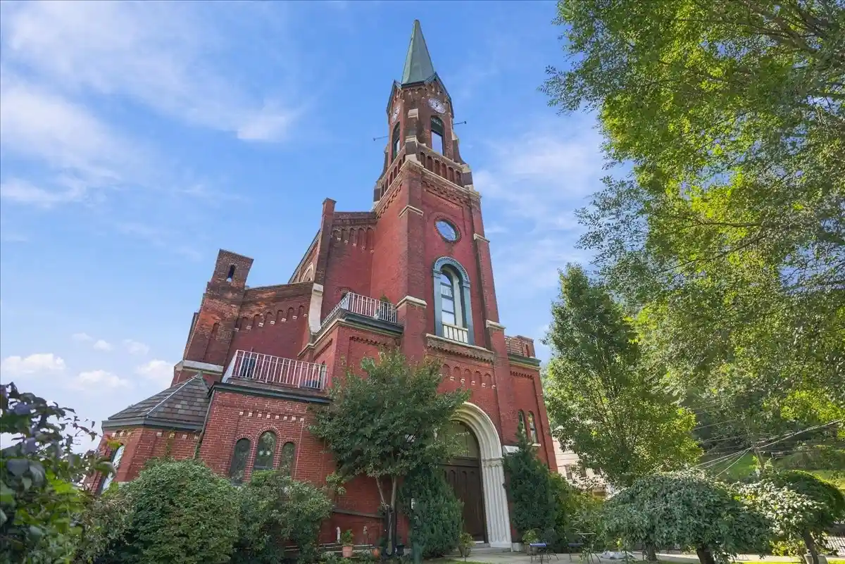 Listing Photo 2 - Condo for sale in 1 Pius St located at 1 Pius St, Pittsburgh, PA 15203 - Unit #A3