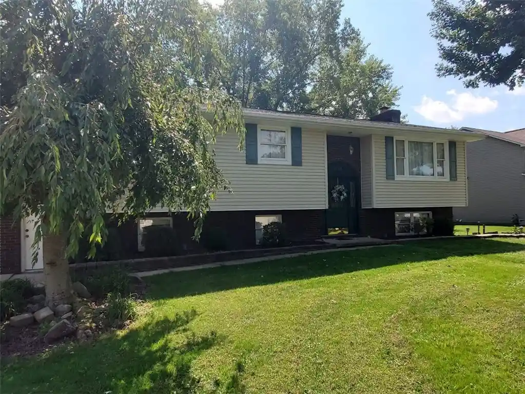 Single family home for sale at 304 Mccombs Cir, Union Twp, PA 16101 | MLS# 1775116