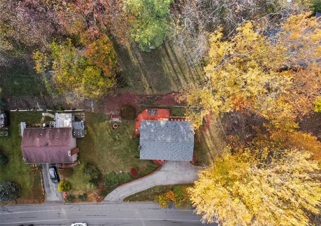 Photo 3 of Single family home for sale at 92 Buckhill Rd, Ross Twp, PA 15237 | MLS# 1774706 | Listing updated on 2026-10-10
