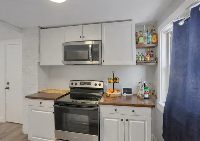 Photo 3 of Single family home for sale at 1510 Hiland Ave, Coraopolis, PA 15108 | MLS# 1774943 | Listing updated on 2026-10-11