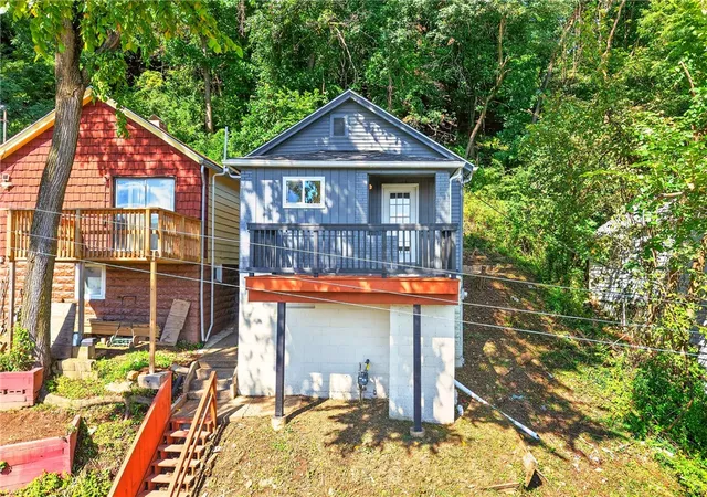 Photo 1 of Single family home for sale at 912 Benwood Ave, Mc Kees Rocks, PA 15136 | MLS# 1774917 | Listing updated on 2026-10-03