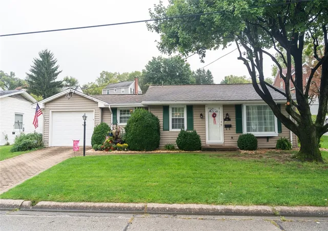 Photo 2 of Single family home for sale at 501 Kenneth St, City Of Greensburg, PA 15601 | MLS# 1775163 | Listing updated on 2026-09-24