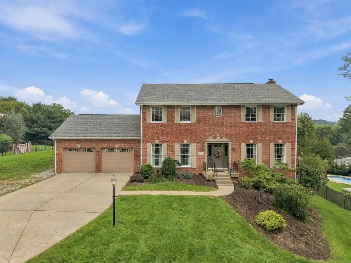 Single family home for sale at 122 Highvue Dr, Peters Twp, PA 15367 | MLS# 1775167