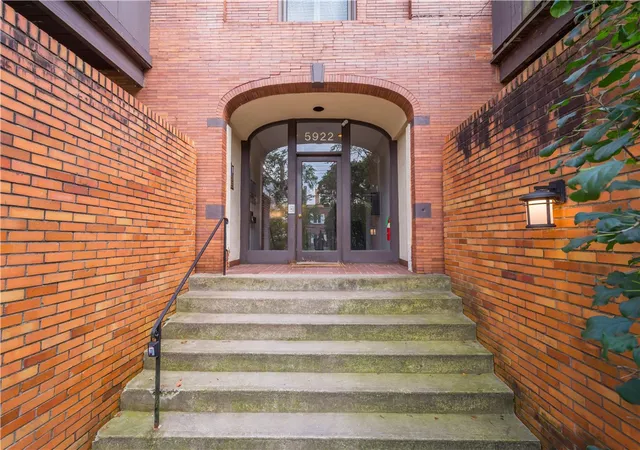 Photo 3 of Condo for sale at 5922 Howe St #204, Shadyside, PA 15232 | MLS# 1774550 | Listing updated on 2026-10-10