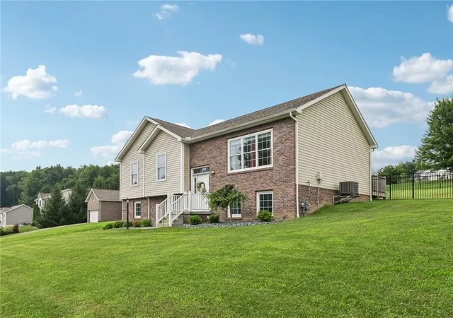 Photo 2 of Single family home for sale at 196 Weathervane Dr, Slippery Rock Twp, PA 16057 | MLS# 1775214 | Listing updated on 2026-10-01