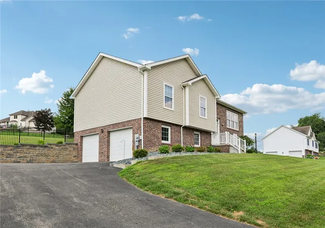 Photo 3 of Single family home for sale at 196 Weathervane Dr, Slippery Rock Twp, PA 16057 | MLS# 1775214 | Listing updated on 2026-10-01