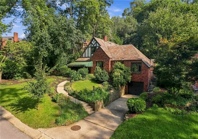 Photo 2 of Sale Pending at 439 Austin Ave, Mt Lebanon, PA 15243 | MLS# 1775197 | Listing updated on 2026-09-22